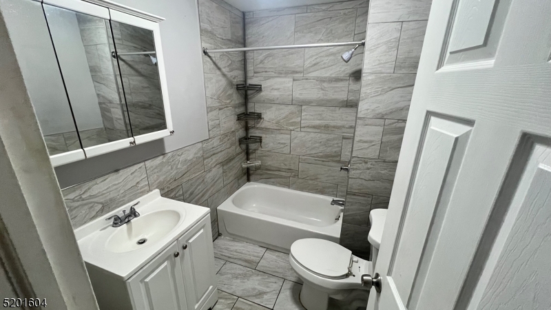 746 Summer Avenue, Unit 2 Newark, NJ 07104 - Photo 3 of 8