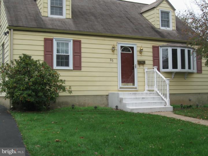 35 Norwyn Road Hatboro, PA 19040 - Photo 1 of 18 Exterior Front