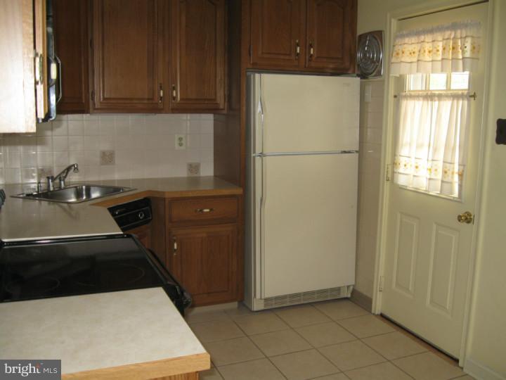 35 Norwyn Road Hatboro, PA 19040 - Photo 17 of 18 Kitchen