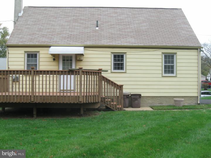 35 Norwyn Road Hatboro, PA 19040 - Photo 5 of 18 Exterior Back