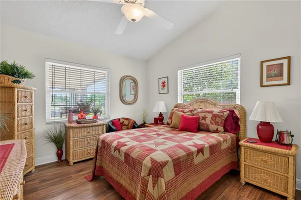 $650,000 | 23440 Oak Lane, Sorrento, FL 32776