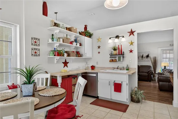 $650,000 | 23440 Oak Lane, Sorrento, FL 32776