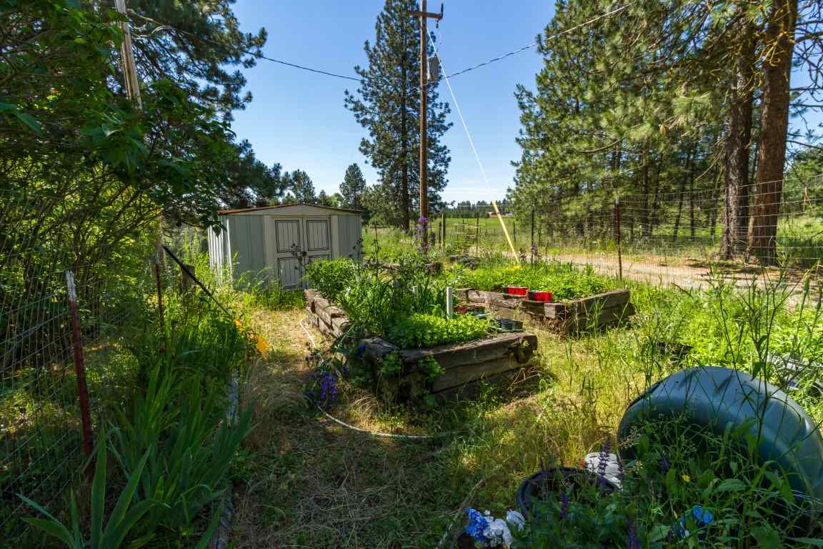 3922 West Hamilton Road Deer Park, WA 99006 - Photo 6 of 20