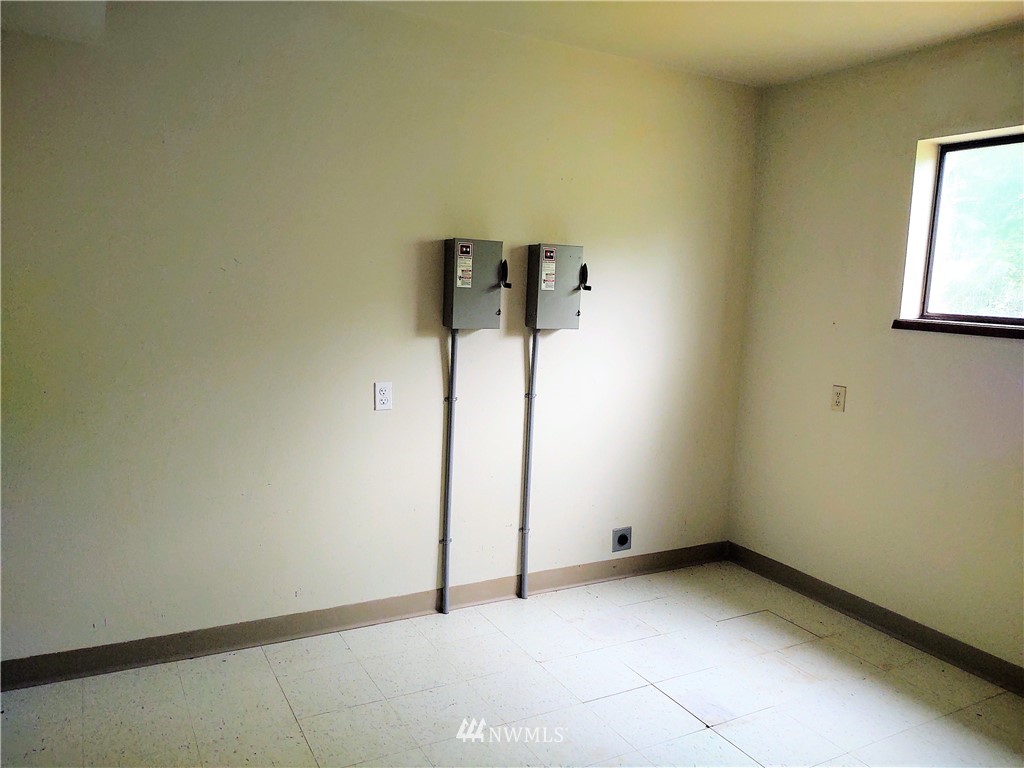 12606 Chain Lake Road Snohomish, WA 98290 - Photo 23 of 25 a view of an empty room