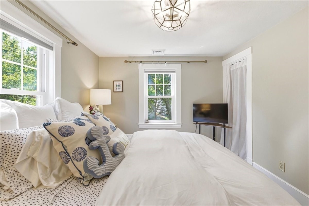 694 Country Way Scituate, MA 02066 - Photo 31 of 40