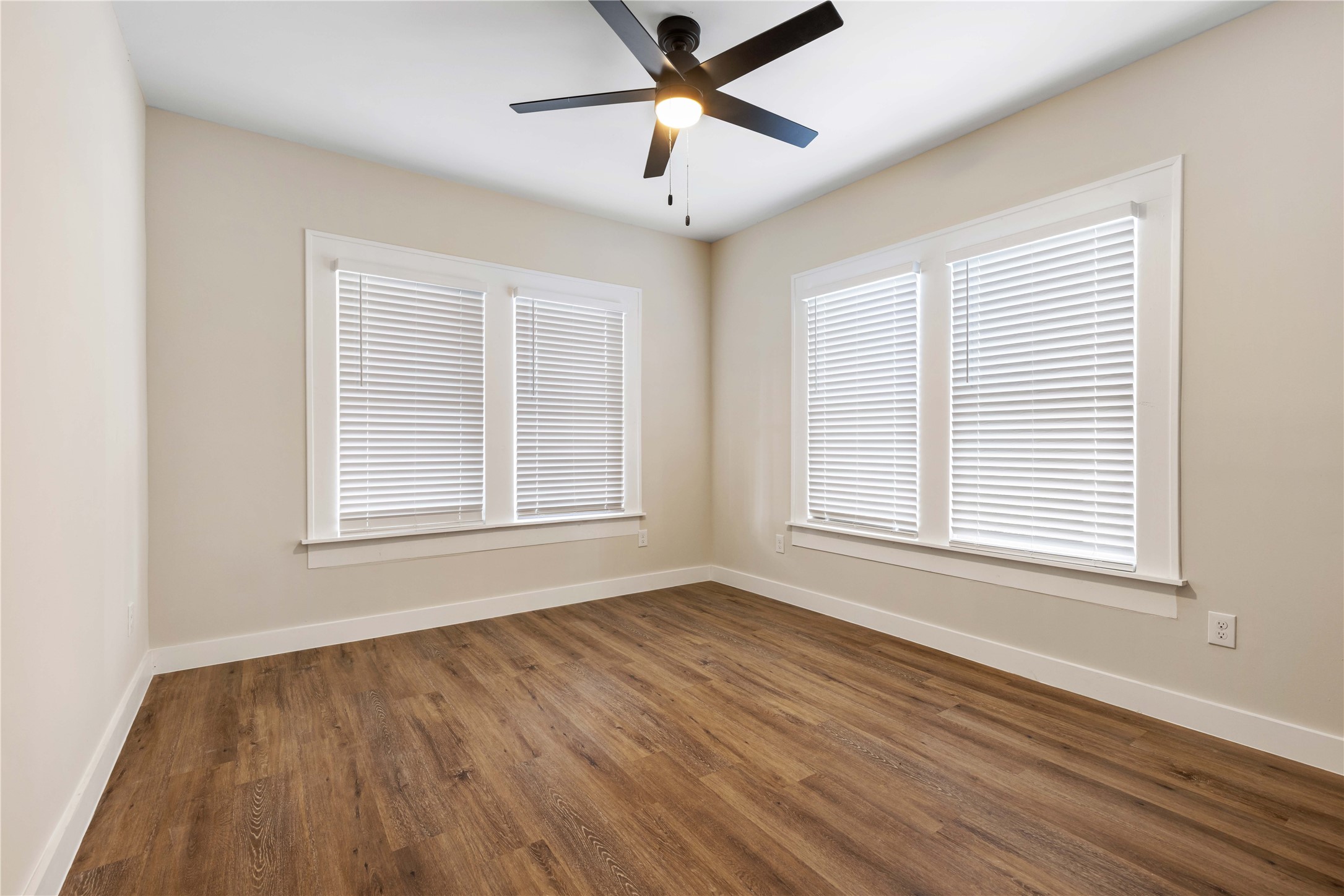 908 Key Street Houston, TX 77009 - Photo 18 of 29 Third bedroom