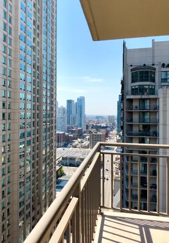 $2,200 | 630 North State Street, Unit 1807, Chicago, IL 60654
