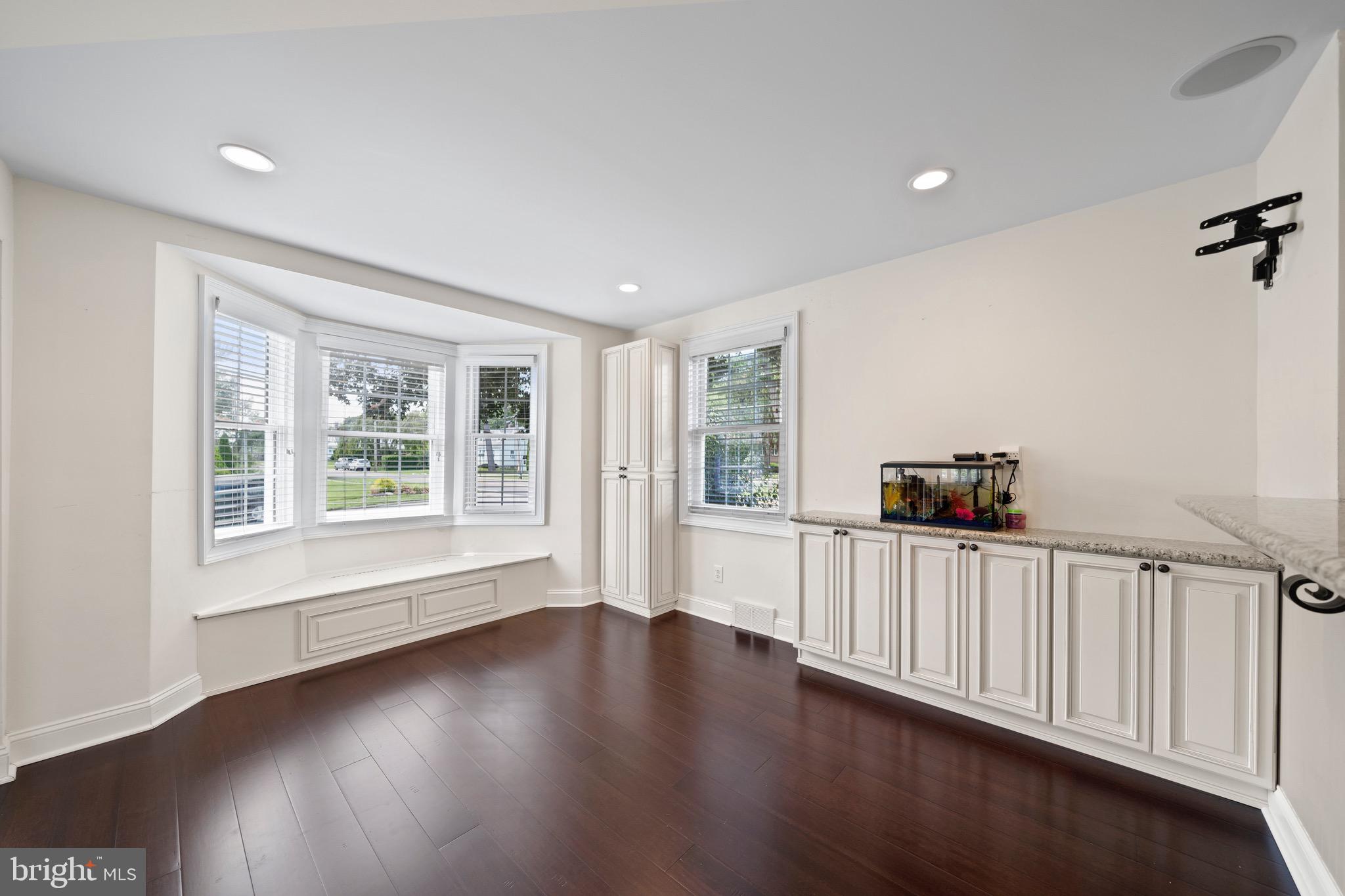 245 Rodmor Road Havertown, PA 19083 - Photo 6 of 30 KITCHEN EATING AREA