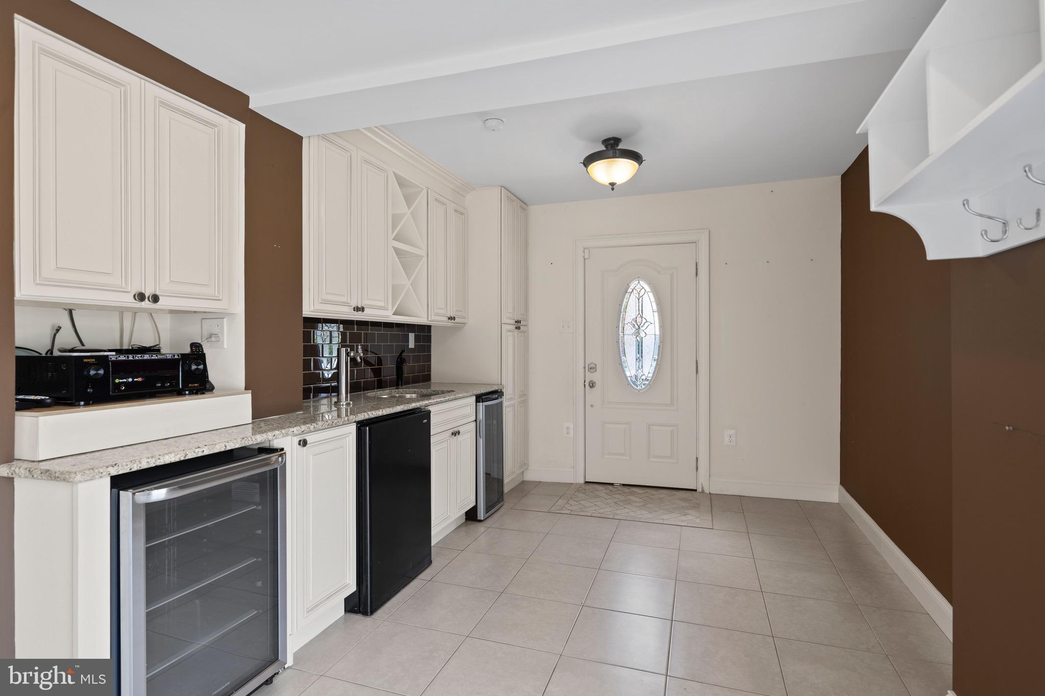 245 Rodmor Road Havertown, PA 19083 - Photo 7 of 30 MUD ROOM WITH WET BAR