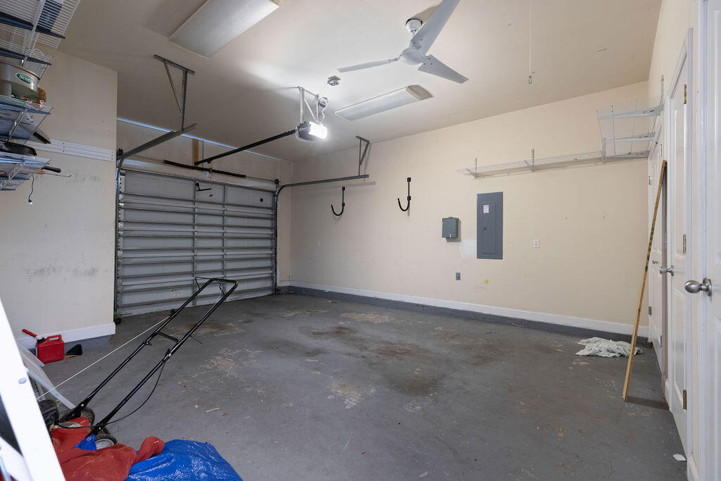 323 Main Street Destin, FL 32541 - Photo 43 of 43 a view of a garage