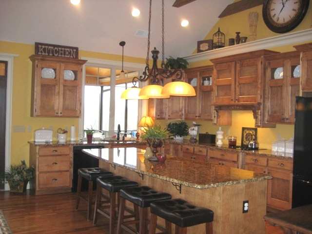 403 South Glassy Mountain Road Greer, SC 29651 - Photo 4 of 24 Gallery Image 4