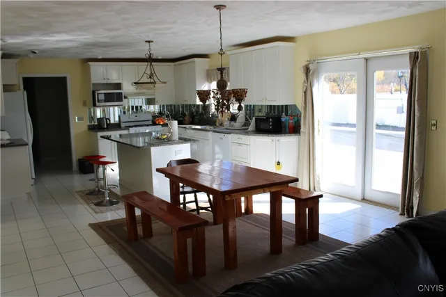 $650,000 | 1 Higby Hills Drive, New Hartford, NY 13413