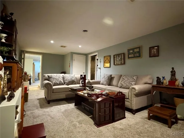 $600,000 | 1 Higby Hills Drive, New Hartford, NY 13413