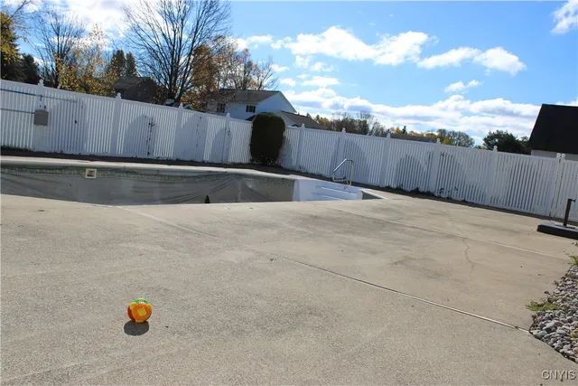 $650,000 | 1 Higby Hills Drive, New Hartford, NY 13413