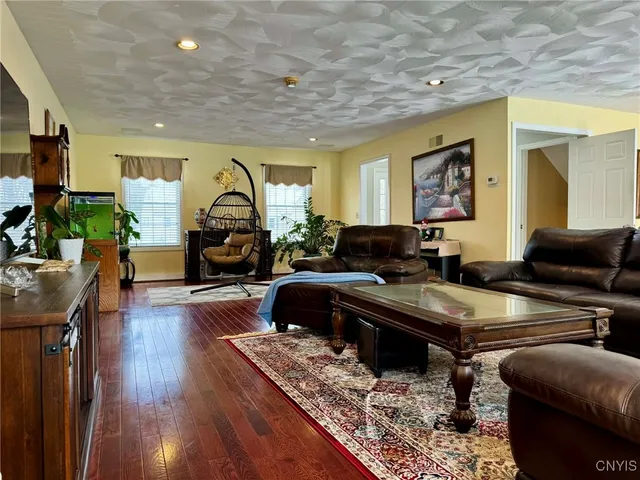 $600,000 | 1 Higby Hills Drive, New Hartford, NY 13413