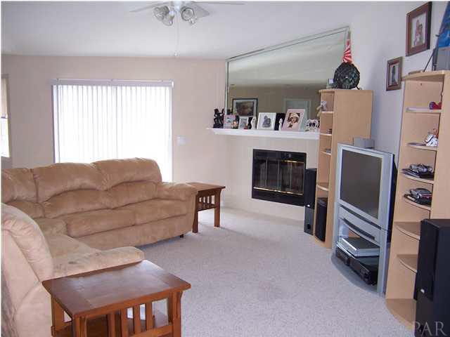 151 Gunwale Road Pensacola, FL 32507 - Photo 2 of 15 Spacious Great Room!