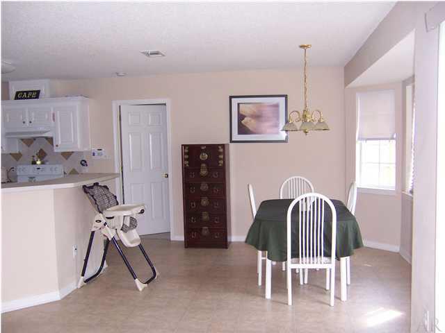 151 Gunwale Road Pensacola, FL 32507 - Photo 4 of 15 Eat-In Kitchen!