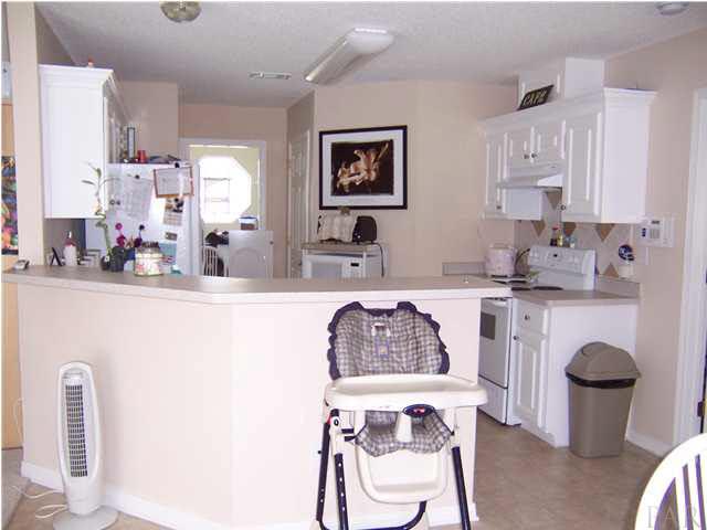 151 Gunwale Road Pensacola, FL 32507 - Photo 5 of 15 Breakfast Bar!