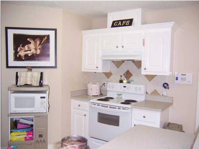 151 Gunwale Road Pensacola, FL 32507 - Photo 7 of 15 Tile Backsplash!