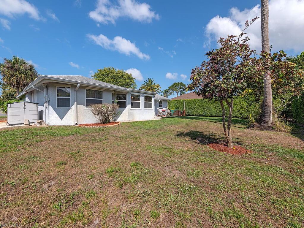 86 Valley Stream Lane Naples, FL 34113 - Photo 12 of 12 Gallery Image 12