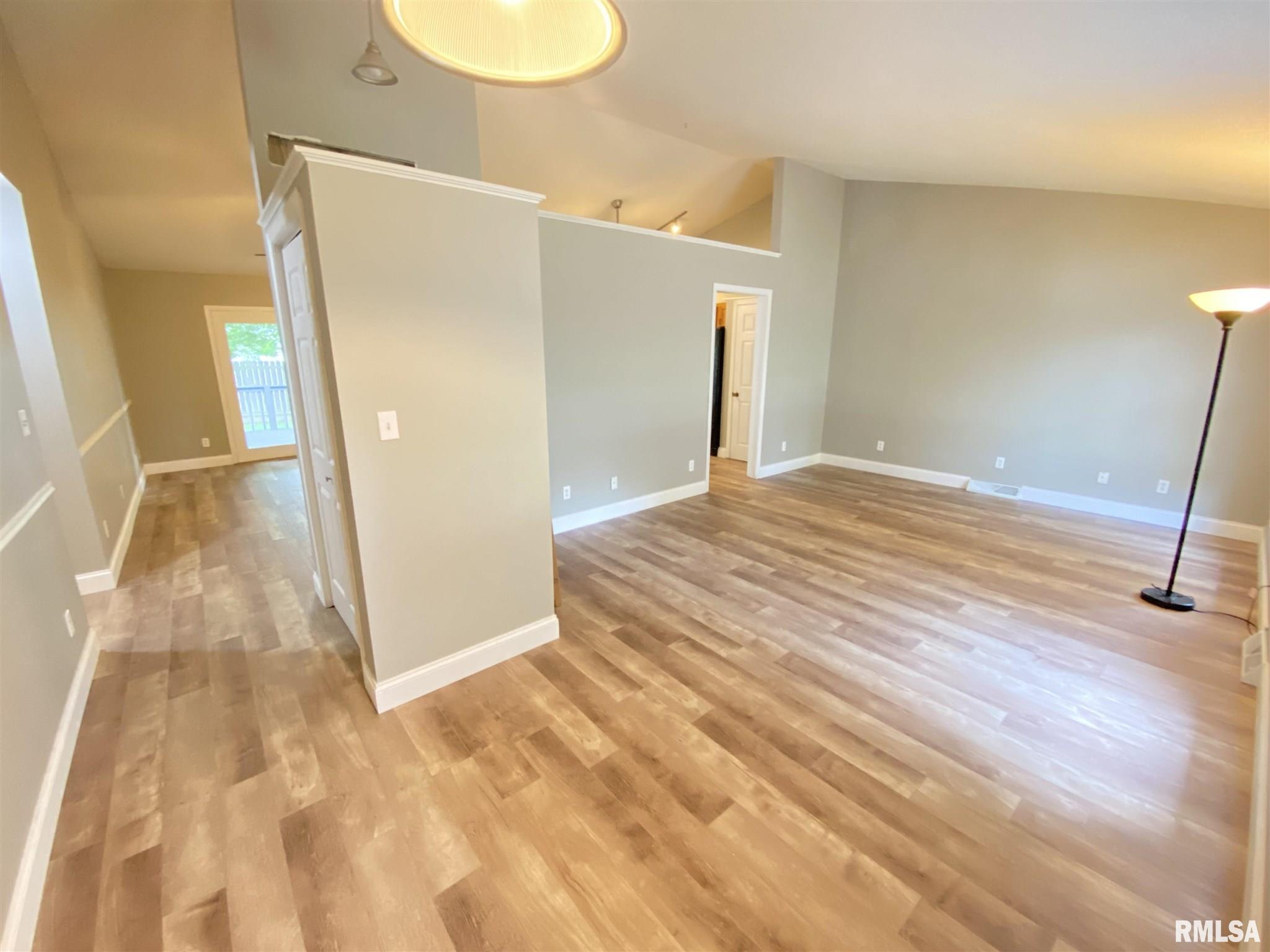 3104 Angelo Street Springfield, IL 62707 - Photo 2 of 17