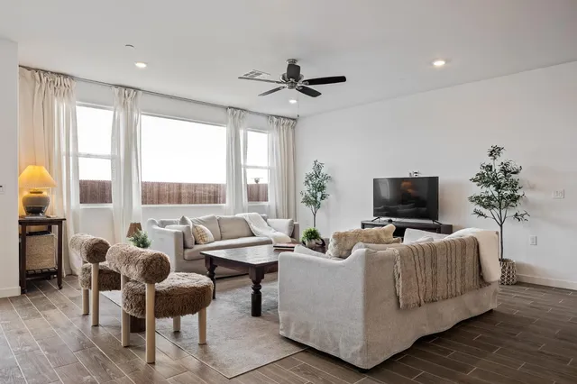 $424,900 | 2601 Auburn Street, Lemoore, CA 93245