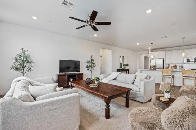 $424,900 | 2601 Auburn Street, Lemoore, CA 93245