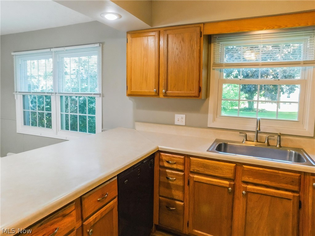 7386 Lake Road East Madison, OH 44057 - Photo 17 of 36
