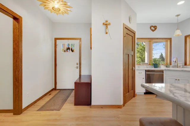 $979,900 | 18465 North Lake Lane, Pine City, MN 55063