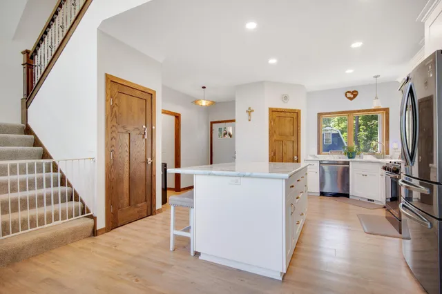 $979,900 | 18465 North Lake Lane, Pine City, MN 55063