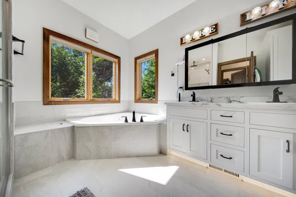 $979,900 | 18465 North Lake Lane, Pine City, MN 55063