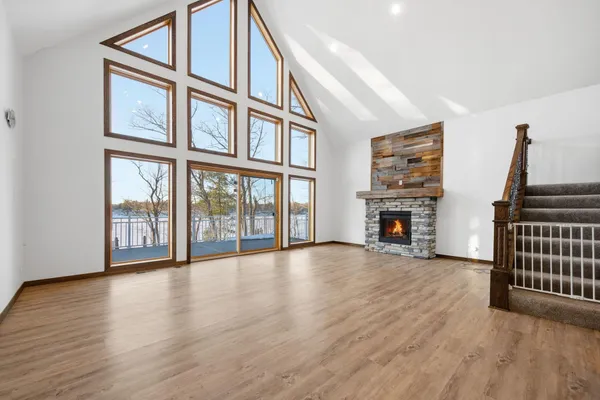 $979,900 | 18465 North Lake Lane, Pine City, MN 55063