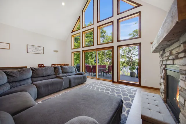 $979,900 | 18465 North Lake Lane, Pine City, MN 55063