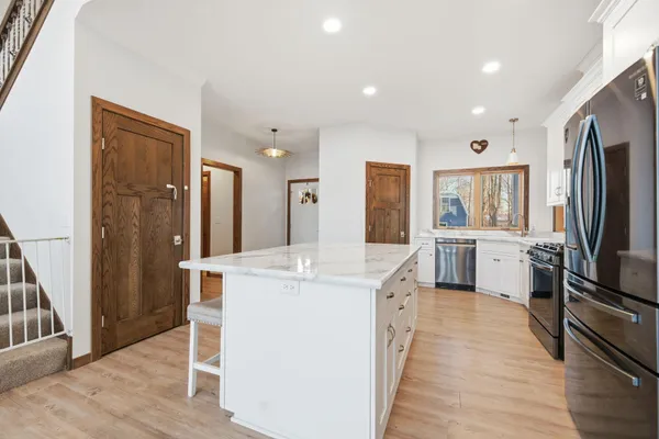 $979,900 | 18465 North Lake Lane, Pine City, MN 55063