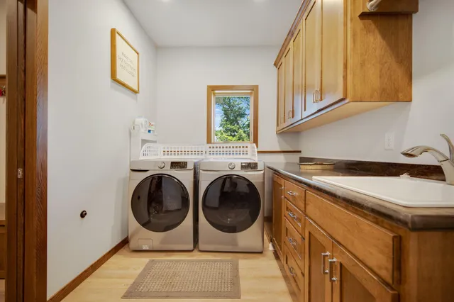 $979,900 | 18465 North Lake Lane, Pine City, MN 55063