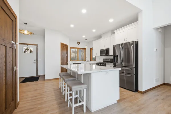 $979,900 | 18465 North Lake Lane, Pine City, MN 55063