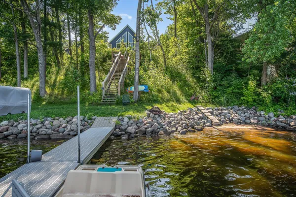 $979,900 | 18465 North Lake Lane, Pine City, MN 55063