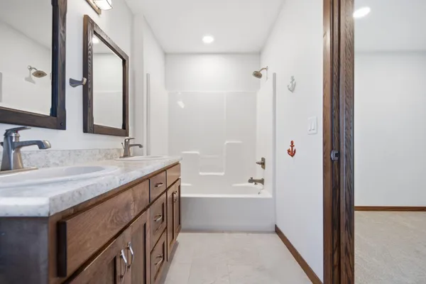 $979,900 | 18465 North Lake Lane, Pine City, MN 55063