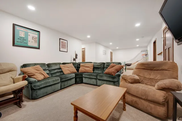 $979,900 | 18465 North Lake Lane, Pine City, MN 55063