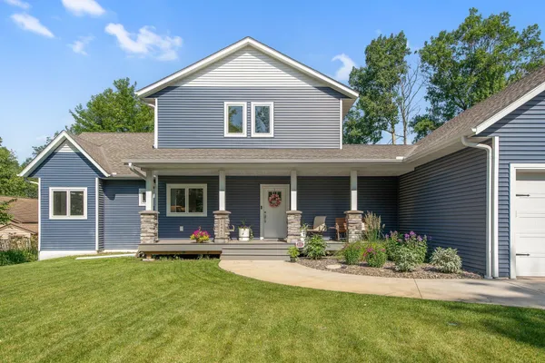 $979,900 | 18465 North Lake Lane, Pine City, MN 55063