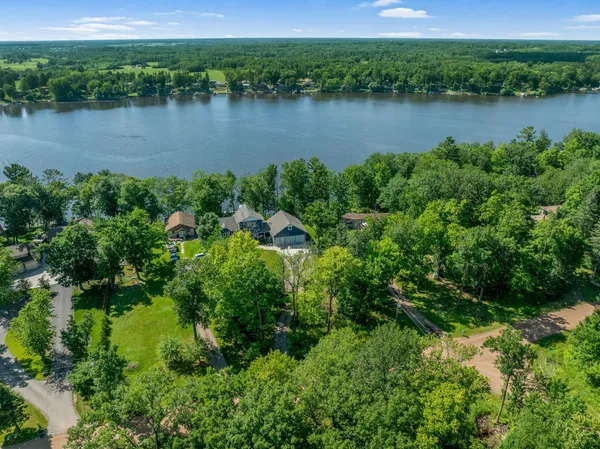 $979,900 | 18465 North Lake Lane, Pine City, MN 55063