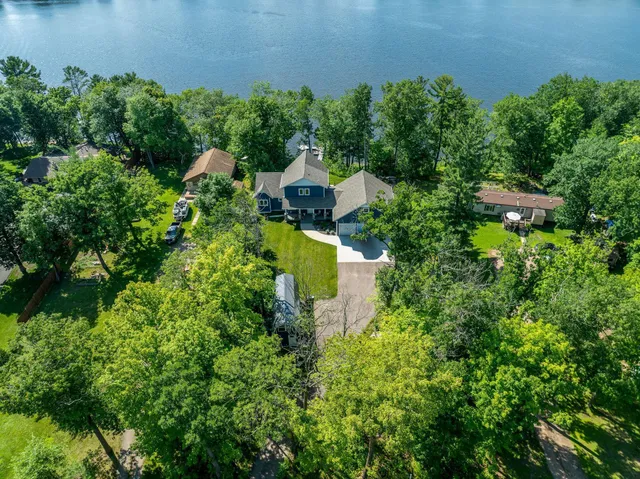 $979,900 | 18465 North Lake Lane, Pine City, MN 55063