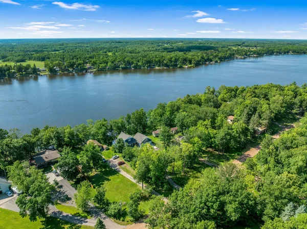 $979,900 | 18465 North Lake Lane, Pine City, MN 55063