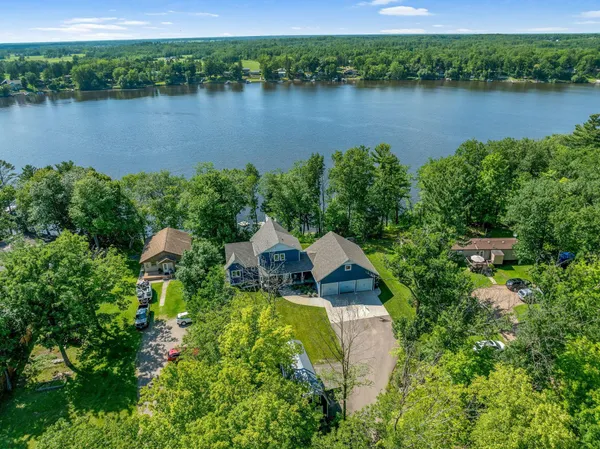$979,900 | 18465 North Lake Lane, Pine City, MN 55063