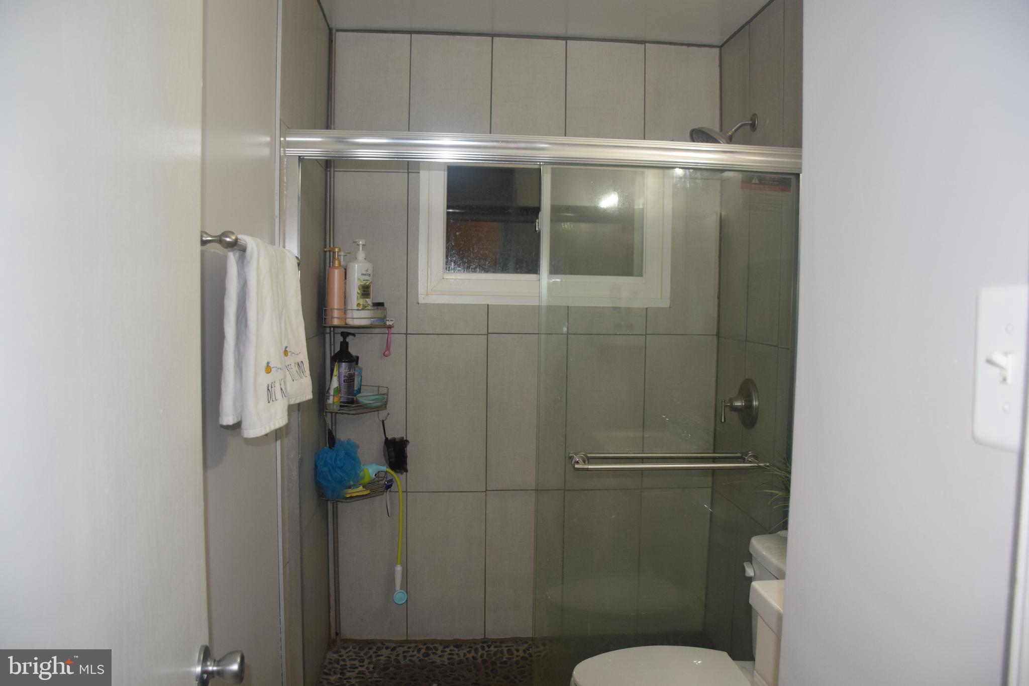 6229 Catalpha Road Baltimore, MD 21214 - Photo 12 of 37