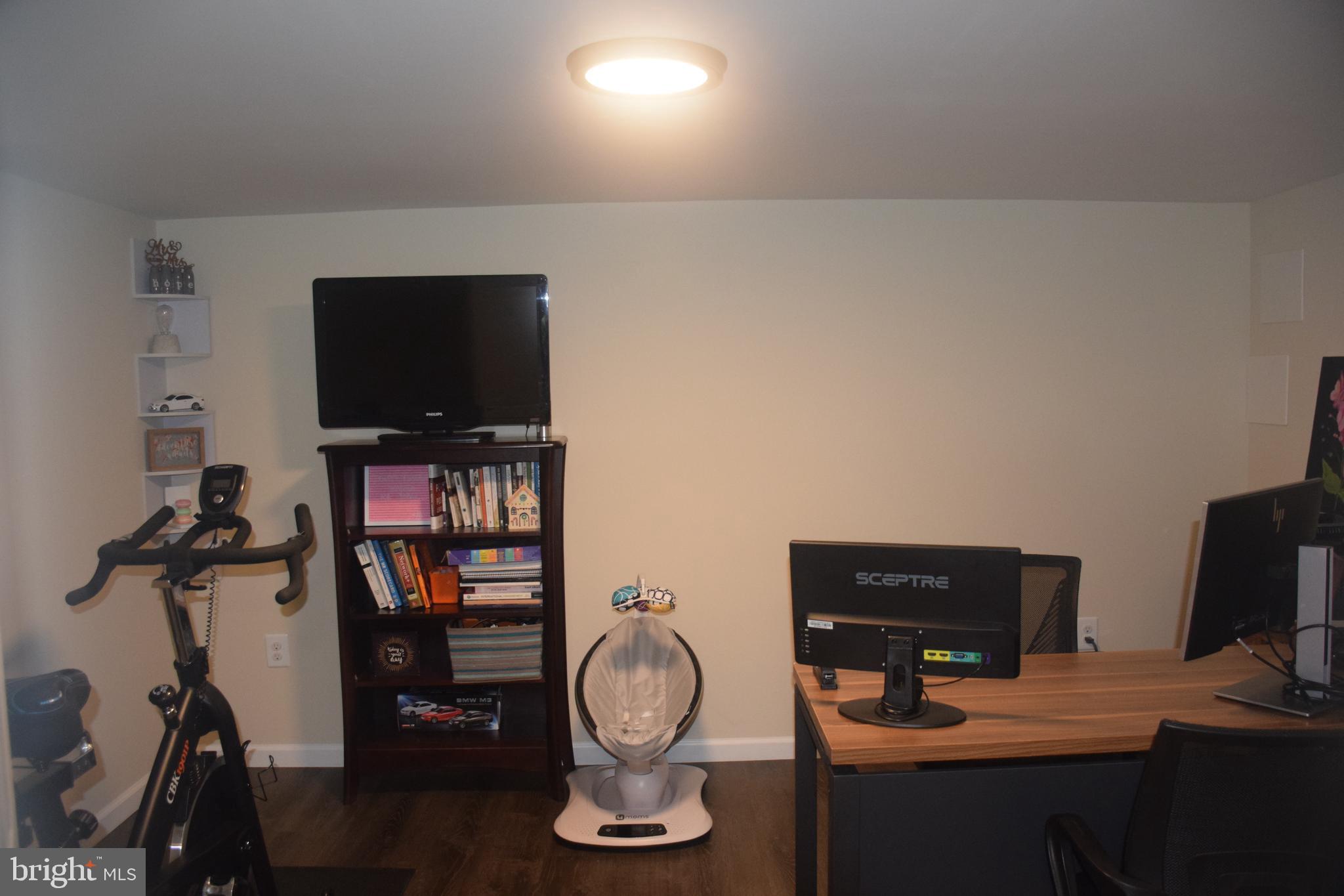 6229 Catalpha Road Baltimore, MD 21214 - Photo 21 of 37