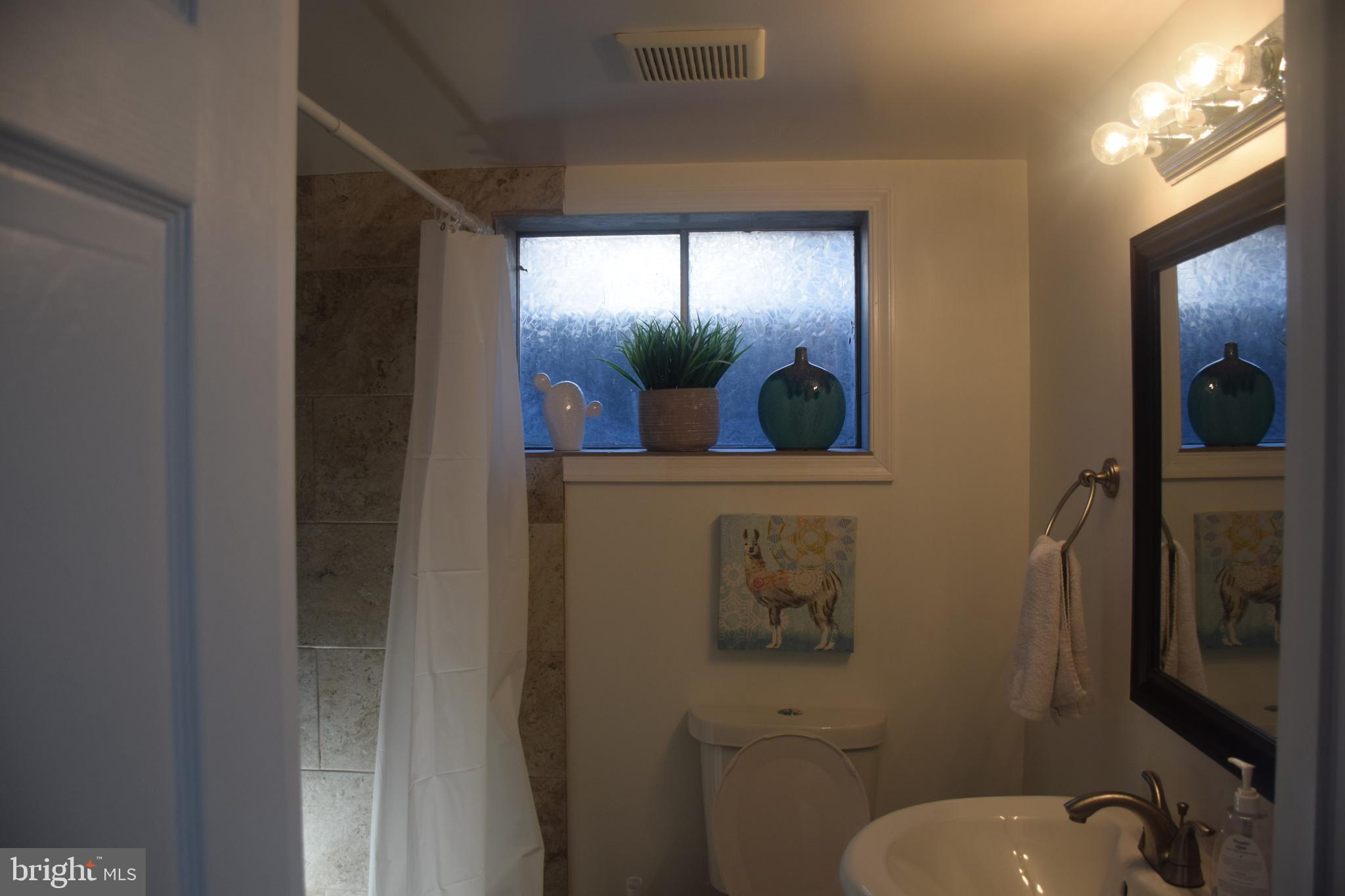 6229 Catalpha Road Baltimore, MD 21214 - Photo 28 of 37