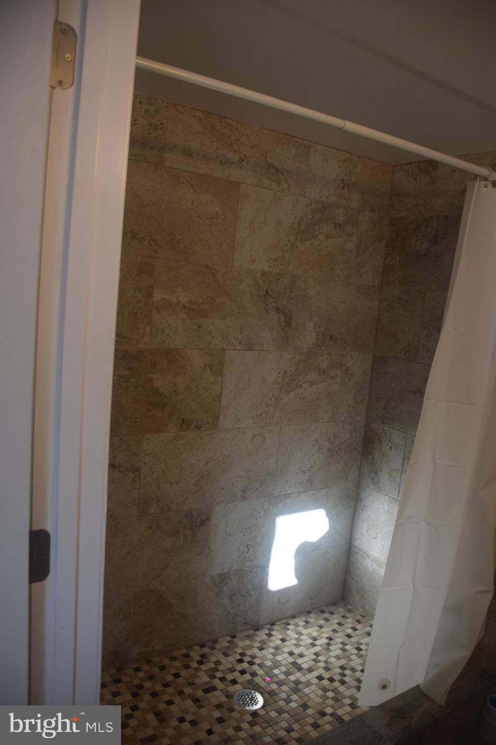 6229 Catalpha Road Baltimore, MD 21214 - Photo 29 of 37