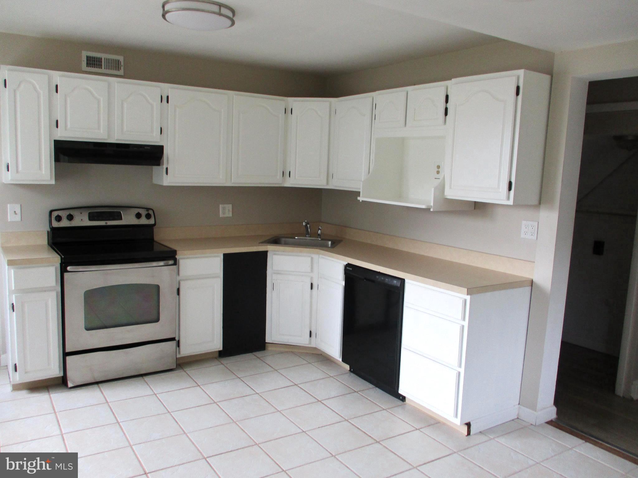 7 Eric Road Mullica Hill, NJ 08062 - Photo 7 of 26 Gallery Image 7