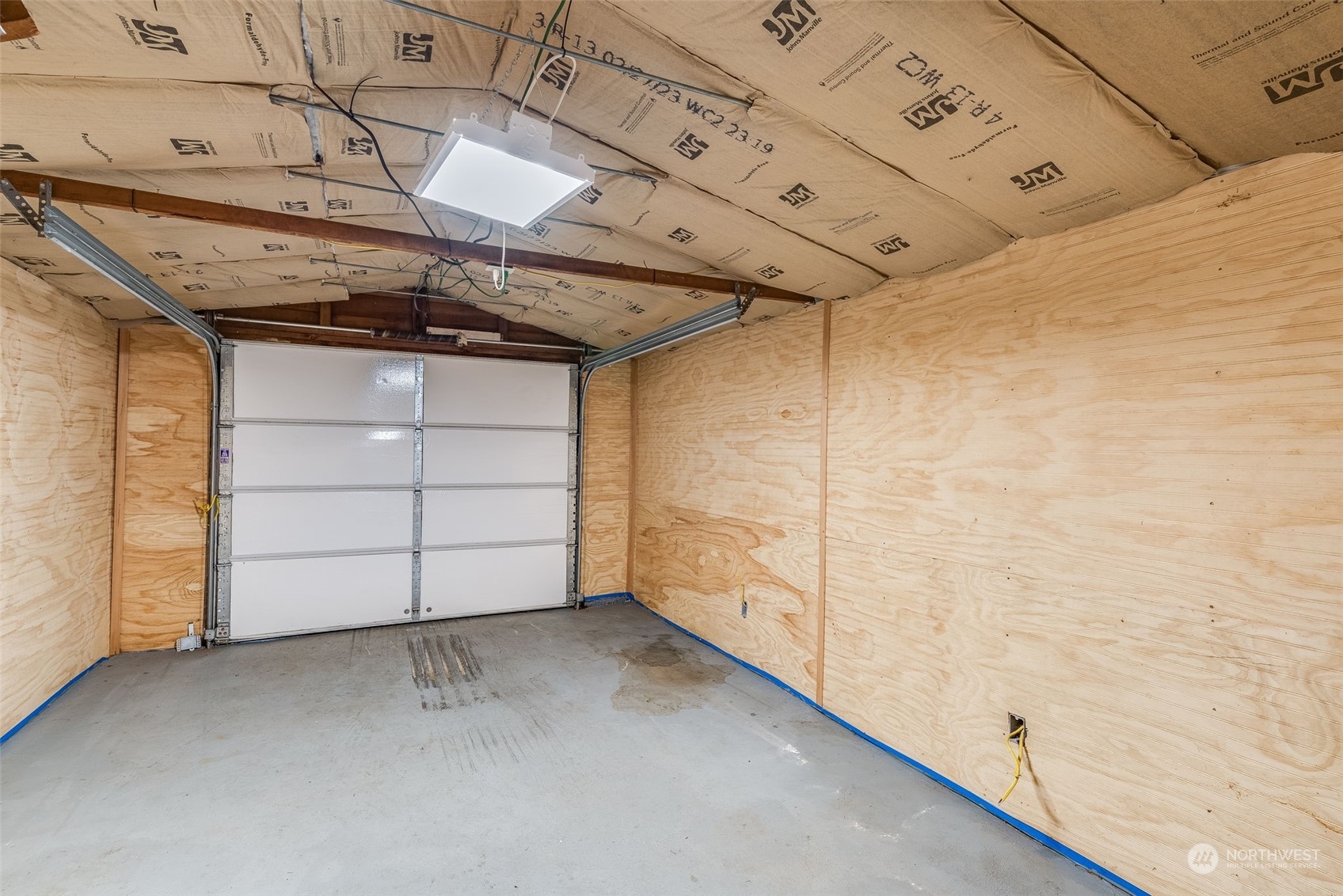 3617 Northeast 12th Street Renton, WA 98056 - Photo 23 of 33 a view of a garage